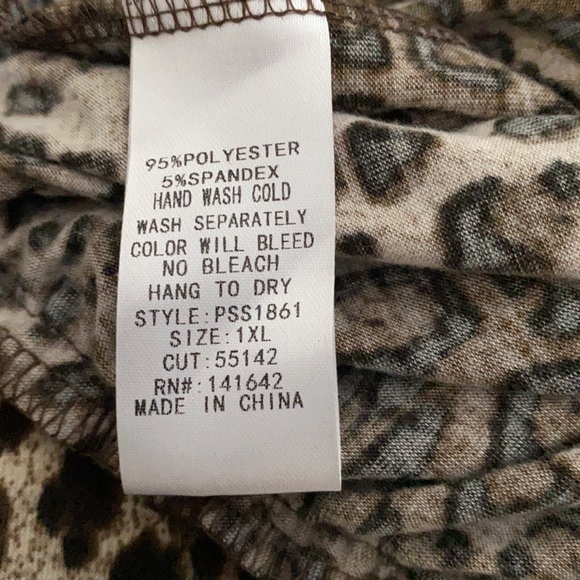 ♥️Valentines Sale 3/$15 add to bundle for savings Leapard Print Flare-Very Flare - Picture 3 of 7